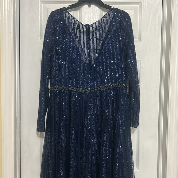 MAC DUGGAL Plunging Striped Sequin Long Sleeve Dress NWOT sz 14 - Picture 4 of 9